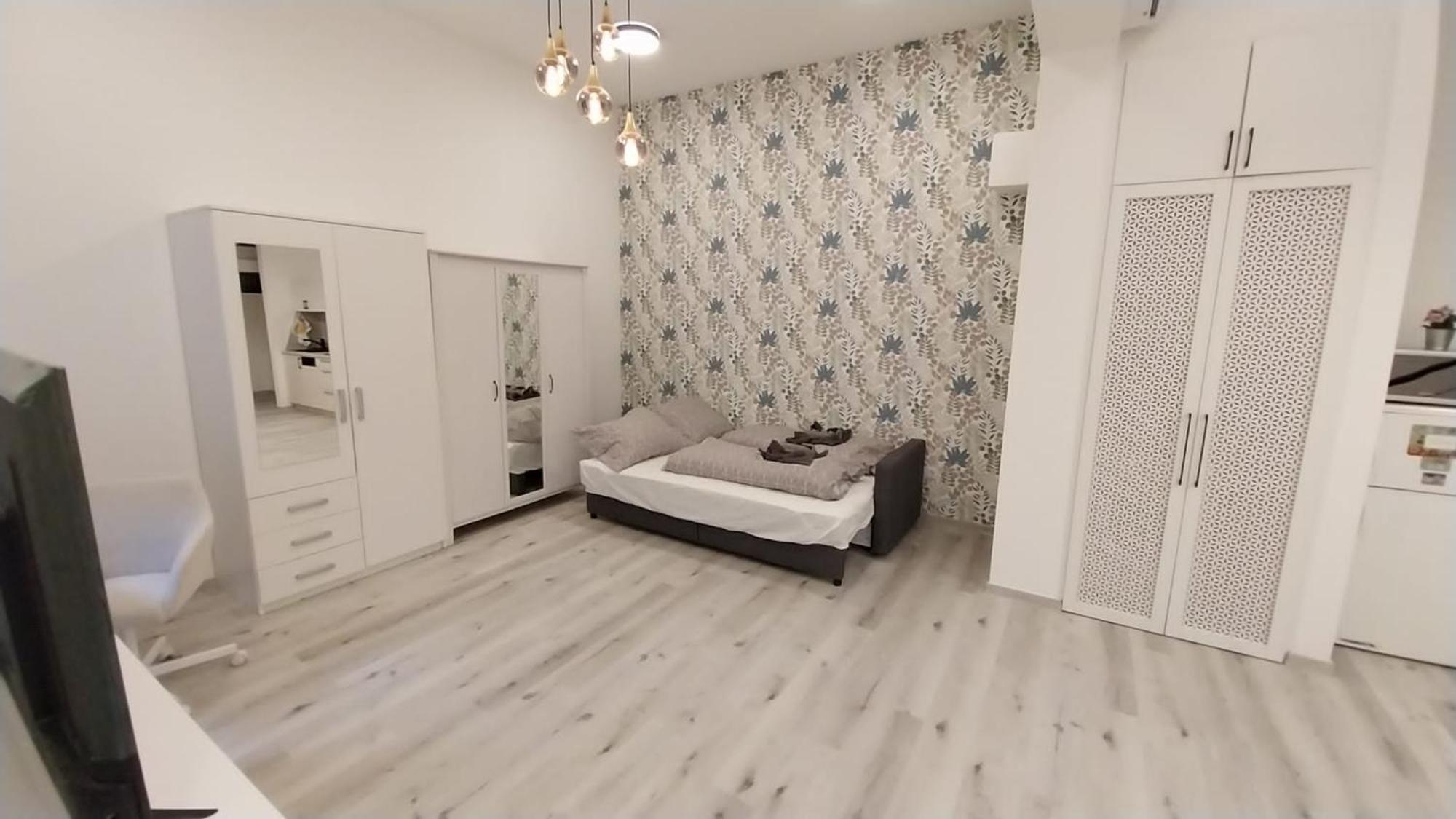 Szekely Apartment Near Deak Ferenc Square With Free Parking In Garage Будапеща Екстериор снимка