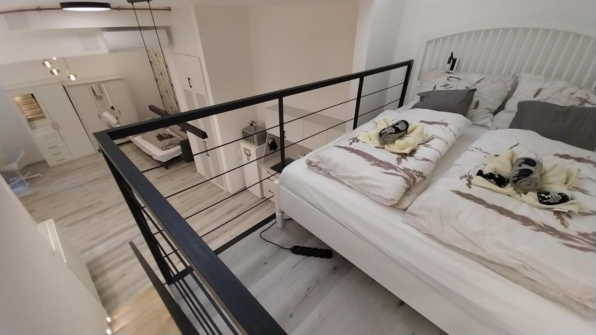 Szekely Apartment Near Deak Ferenc Square With Free Parking In Garage Будапеща Екстериор снимка