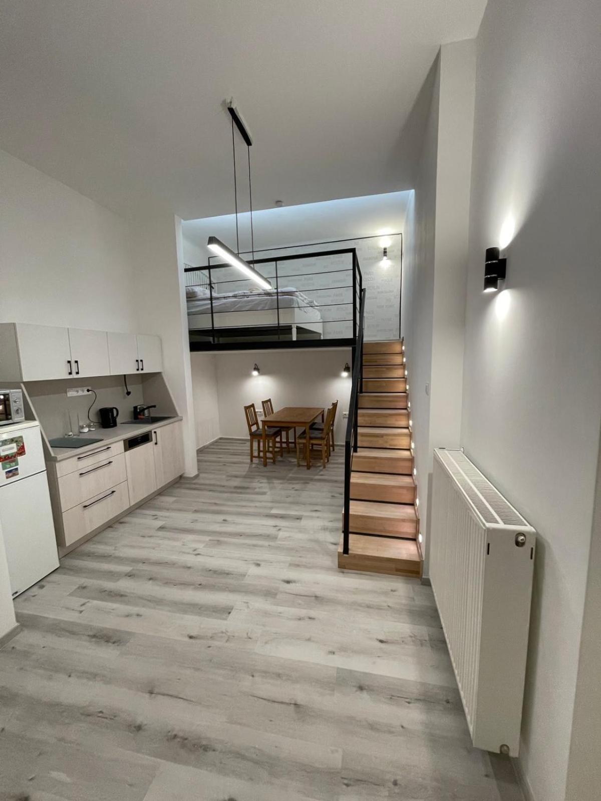 Szekely Apartment Near Deak Ferenc Square With Free Parking In Garage Будапеща Екстериор снимка