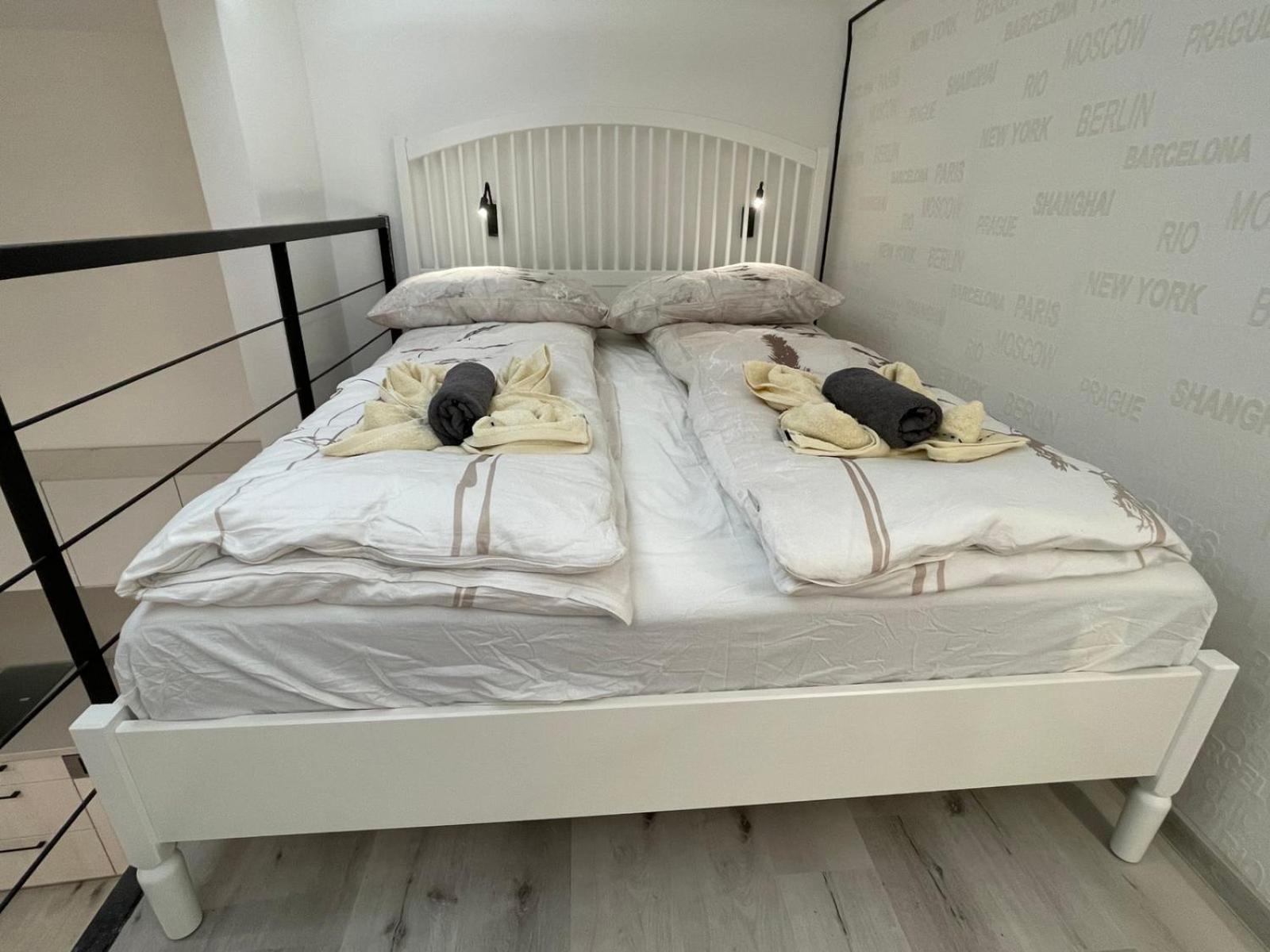 Szekely Apartment Near Deak Ferenc Square With Free Parking In Garage Будапеща Екстериор снимка