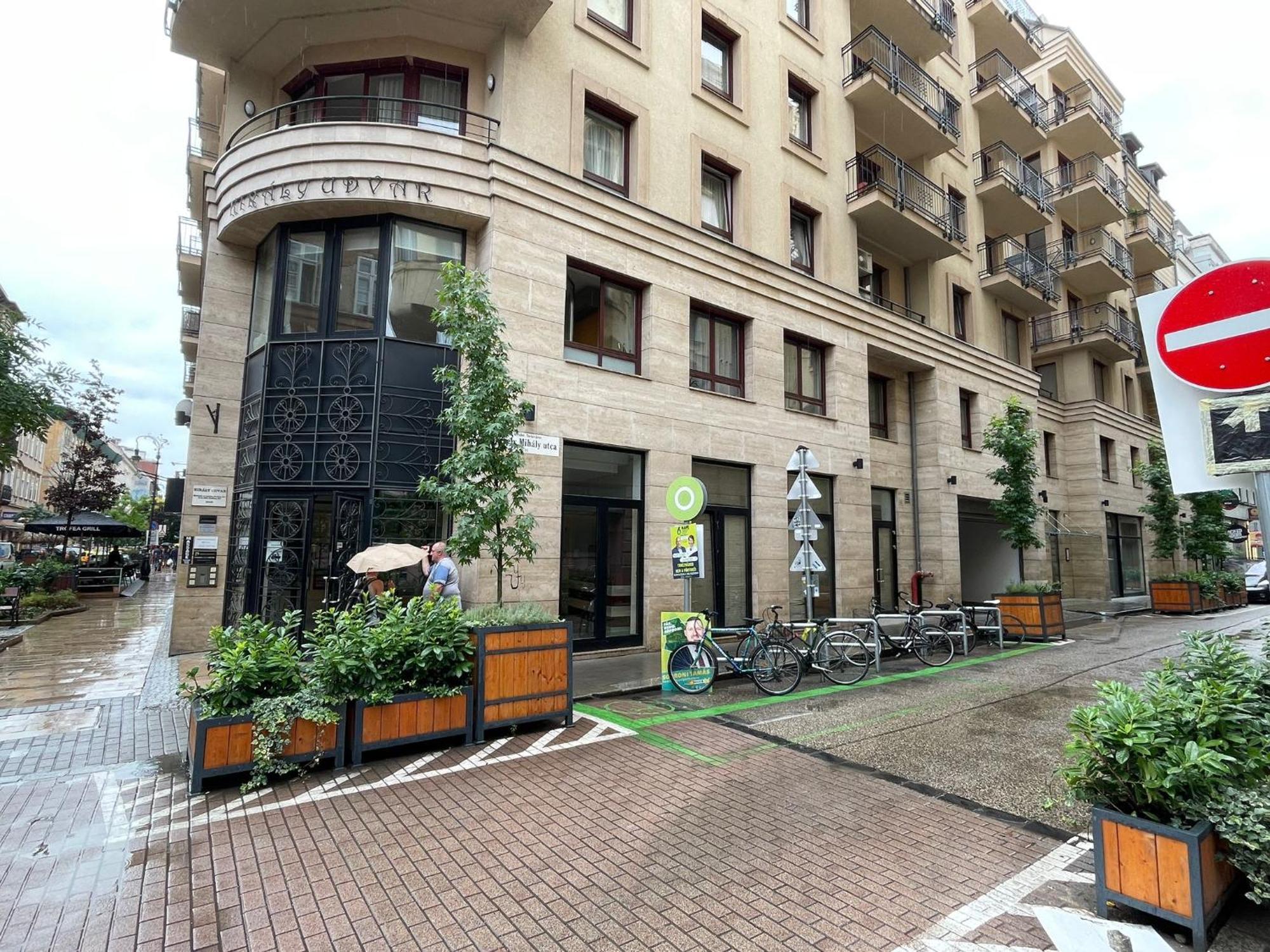 Szekely Apartment Near Deak Ferenc Square With Free Parking In Garage Будапеща Екстериор снимка
